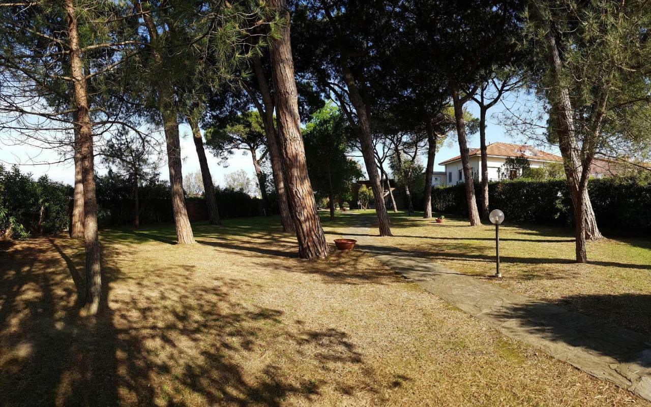 Appartamento Mansarda Stefania Ameglia Esterno foto